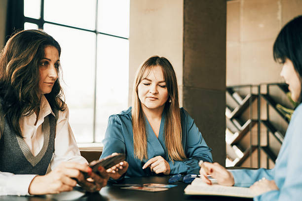 Agents IA pour les RH : tri de CV, entretiens, onboarding, ce qui est fiable aujourd'hui